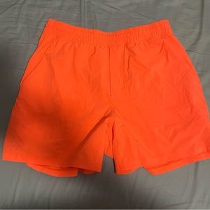 Men’s M Lululemon LL Pace Breaker Short 5” inseam